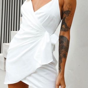 Selfie Leslie Medellin Gathered Detail Side-Tie Dress